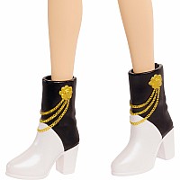 Mattel KPop Demon Hunters HUNTR/X Mira “Golden” Singing Doll in Removable Outfit & 5 Posable Joints