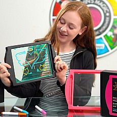 Marvin's Magic glow art board (Pink)