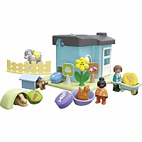 Playmobil Junior: Animal Home with Treat Dispenser