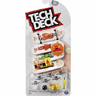 Tech Deck, Ultra Dlx Fingerboard 4-Pack (styles may vary)