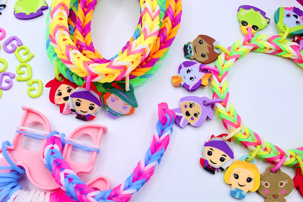 Rainbow Loom® Loomi-Pals™ MEGA Set, Features 60 Cute Assorted LP Charms,  The New RL2.0, Happy Looms, Hooks, Alpha & Pony Beads, 5600 Colorful Bands