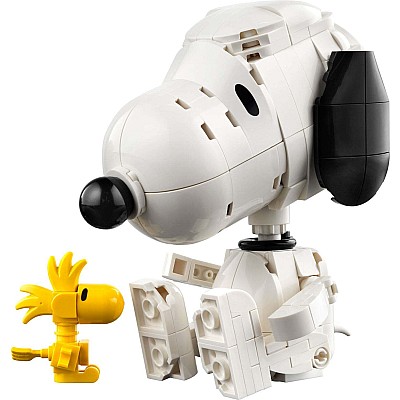 IDEAS Peanuts Snoopy's Doghouse
