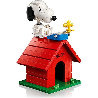 IDEAS Peanuts Snoopy's Doghouse