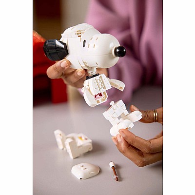 IDEAS Peanuts Snoopy's Doghouse