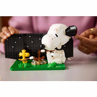 IDEAS Peanuts Snoopy's Doghouse