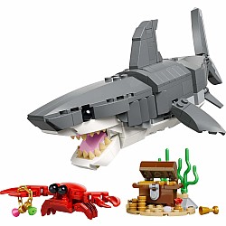 CREATOR 3 in 1 Fierce Shark with a Treasure Chest