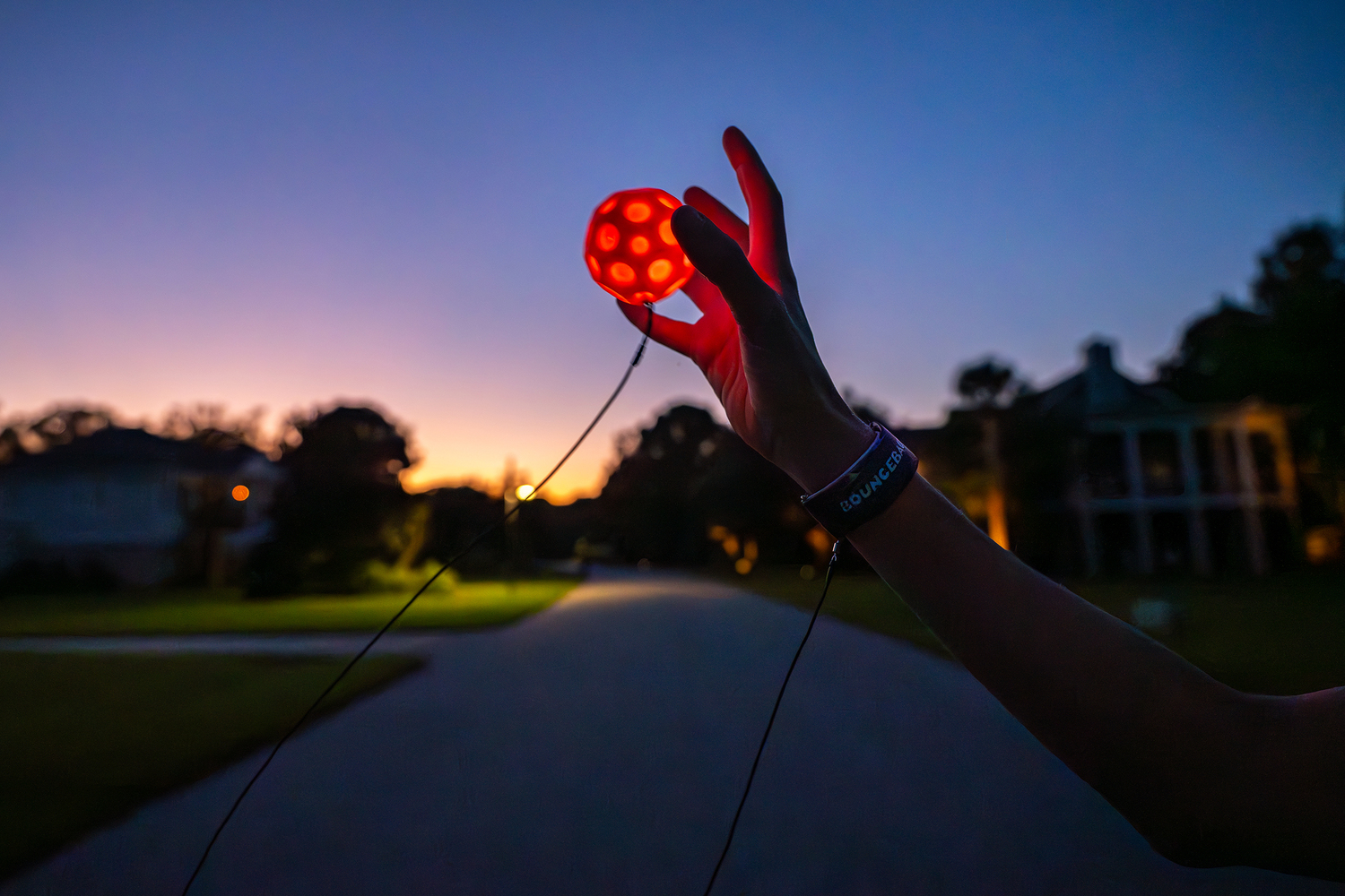 LED BounceBack Moon Ball (assorted colors)