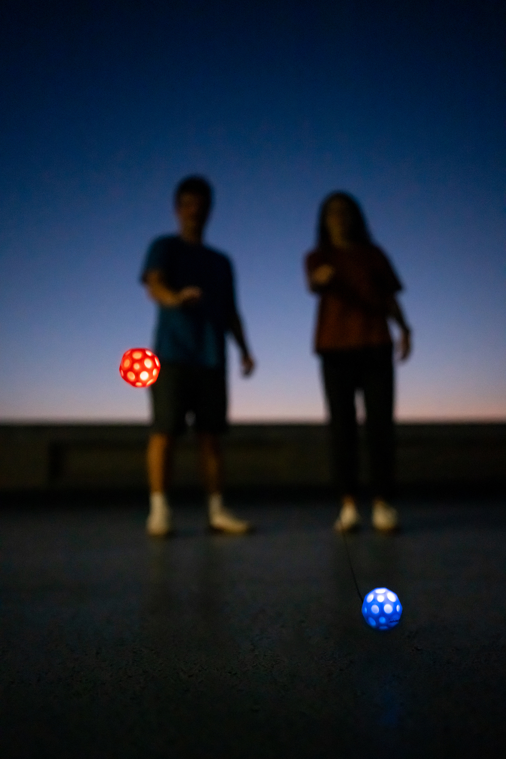 LED BounceBack Moon Ball (assorted colors)